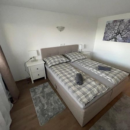 Malibu Apartman 미슈콜츠 외부 사진
