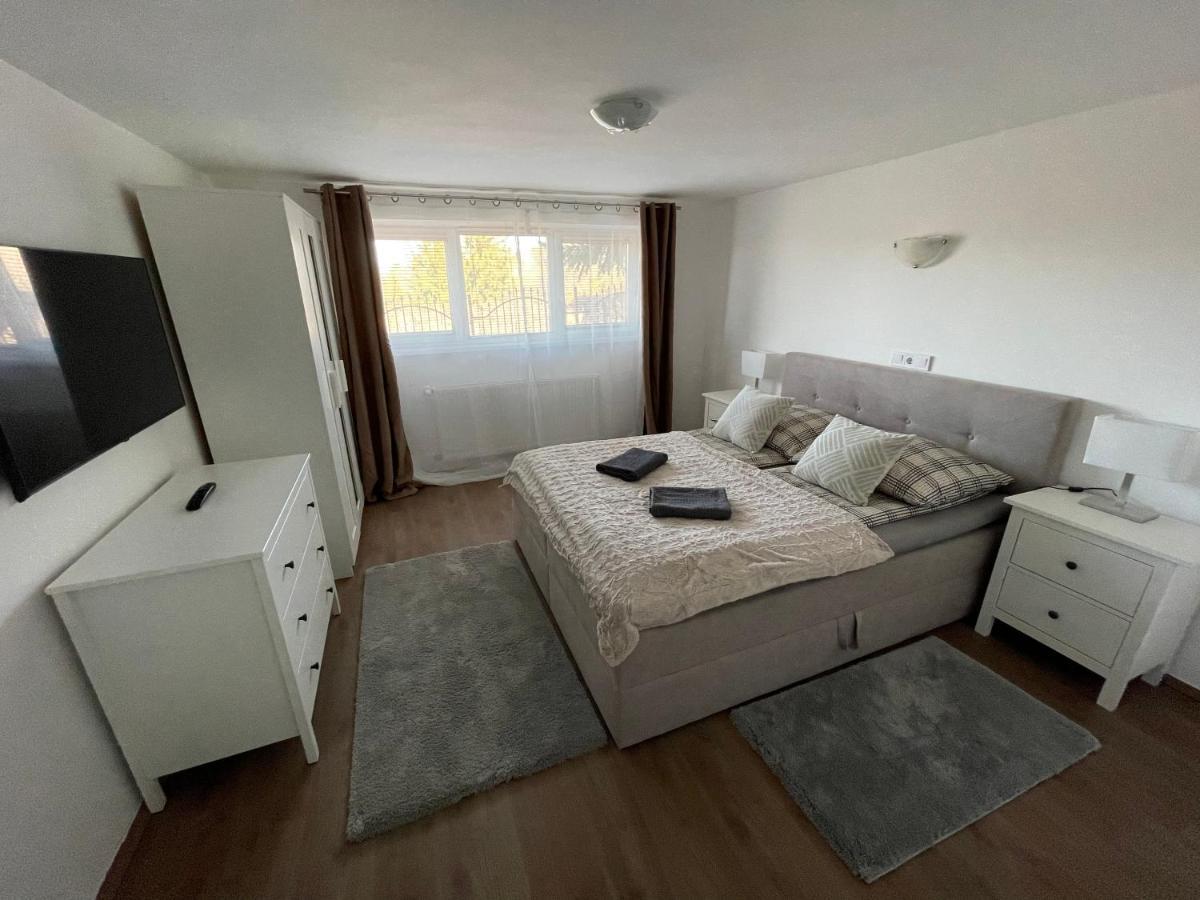 Malibu Apartman 미슈콜츠 외부 사진